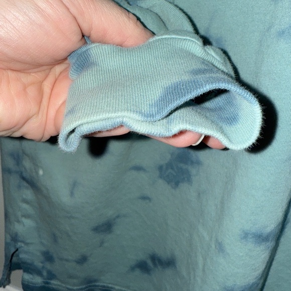 PINK Victoria's Secret Blue Tie-Dye Long Sleeve Tee Size XS - Picture 5 of 7